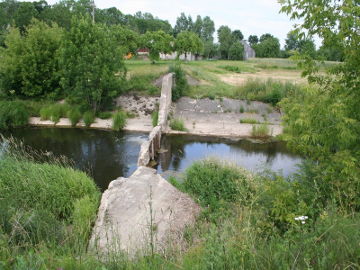 Река Юоста у деревни Рагувеле