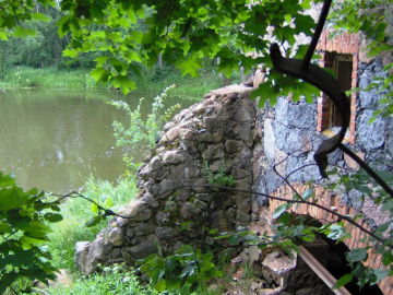 The river Kriauna. Remains of Uzukriaunis watermill