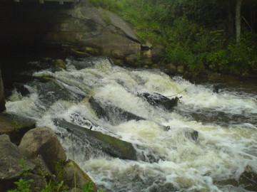 The river Siesartis. The dam of Siesartis watermill