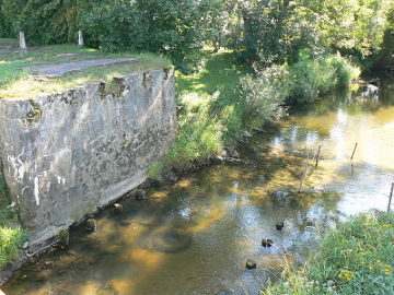 Šustis.Tilto liekanos Žemaičių Naumiestyje.Foto:Kusurija