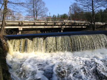 The river Varene. The dam at Varena town