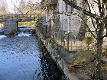 The river Voke. The dam at Vaidotai village